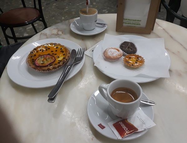 koffie en taartjes