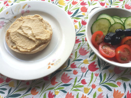 Hummus van rode linzen klein