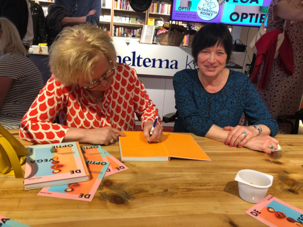 joke boon signeert